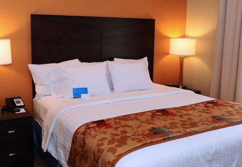 Fairfield Inn & Suites By Marriott Slippery Rock Экстерьер фото